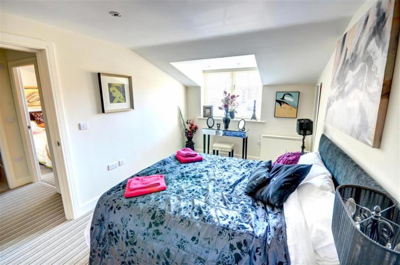 Hotties House - Two-Bed Cottage, Dog-Friendly & Off-Street Parking - Scarborough Bagian luar foto